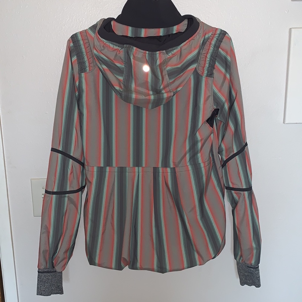 🍋Alarming Ombré Lululemon Jacket